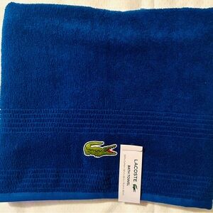 LACOSTE Bath Towel Navy Blue 100% Coton 30” x 52” Crocodile Logo Low Linting